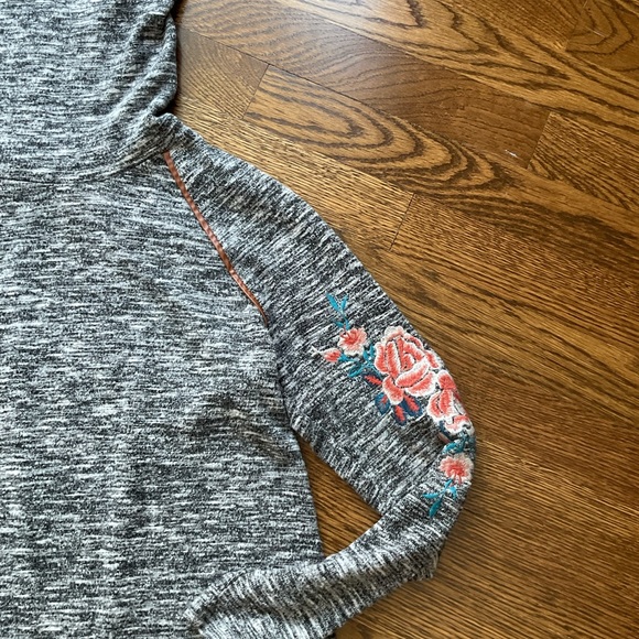 THML long sleeve top - Picture 2 of 11